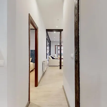 Historic Center Albizuri Residence, Bright, Spacious 3br Ideal For Groups Appartement