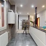 Historic Center Albizuri Residence, Bright, Spacious 3br Ideal For Groups Lägenhet